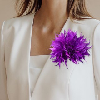 Duża broszka i spinka do włosów 2w1 pióra fiolet elegancka