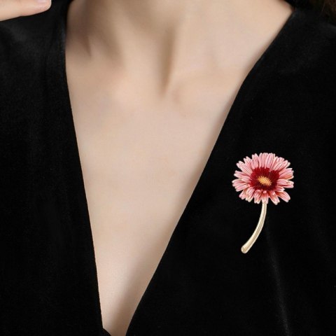 Broszka ozdobna emaliowana różowa stokrotka