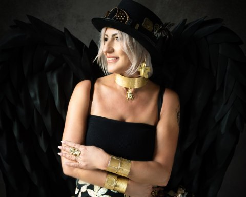 Szeroka bransoletka z kryształkami Preciosa z kolekcji Vintage (B24/WIO/22AU)